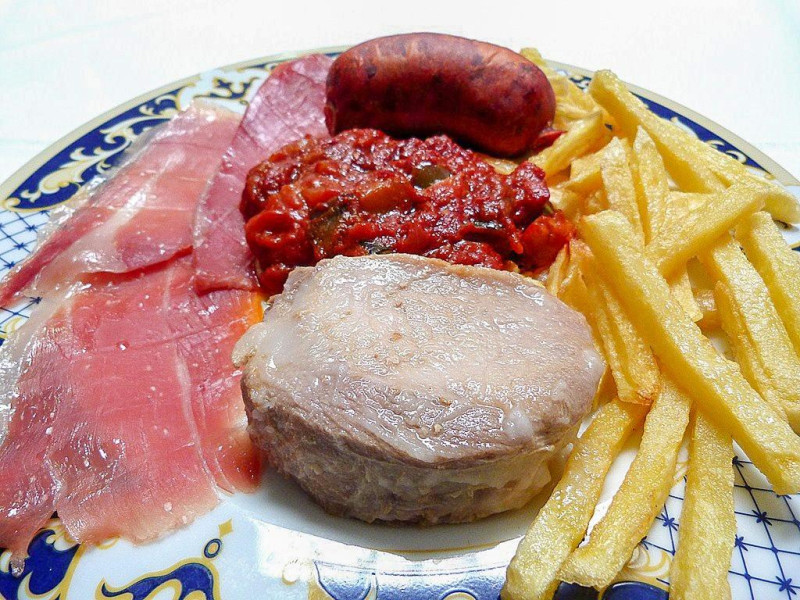 Plato combinado típico de la Venta El Frenazo