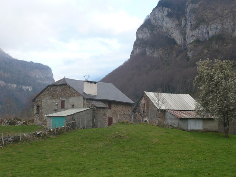 Goust es un pueblo minúsculo, con apenas 100 habitantes
