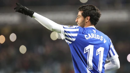 Carlos Vela durante un partido con la Real Sociedad